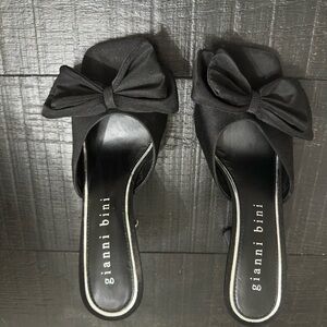 Gianni Bini Black Bow Mules